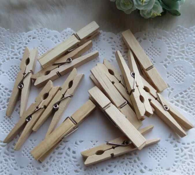 WOODEN SPRING CLOTHES PEGS